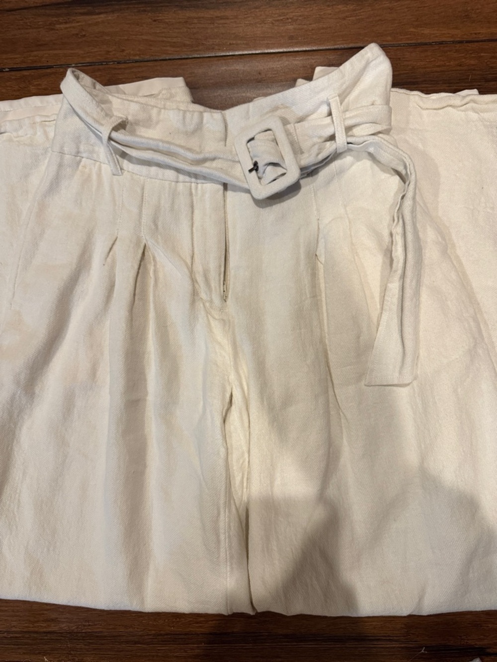 High-Waist Linen-Look Belted Pants in Off-White